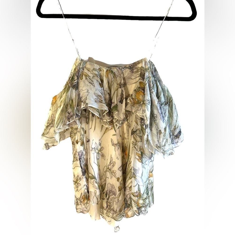 Alexander McQueen Floral Frill Cold Shoulder
Women's Ivory Top Size 42 (L) - Picture 12 of 12